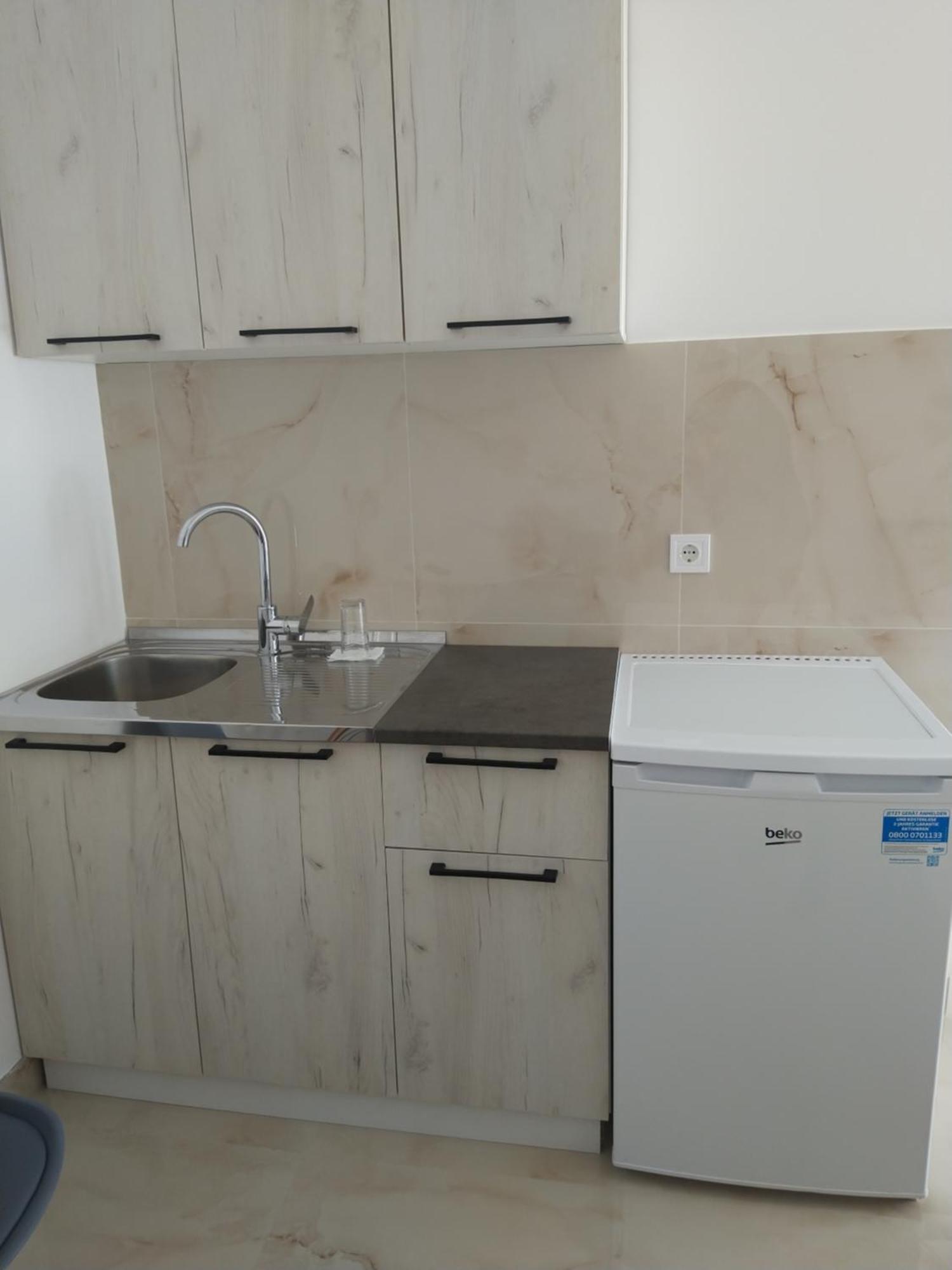 Hostel Vera - Airport Podgorica Mitrovici  Eksteriør billede