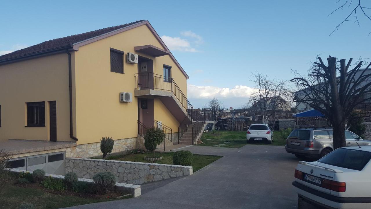 Hostel Vera - Airport Podgorica Mitrovici  Eksteriør billede